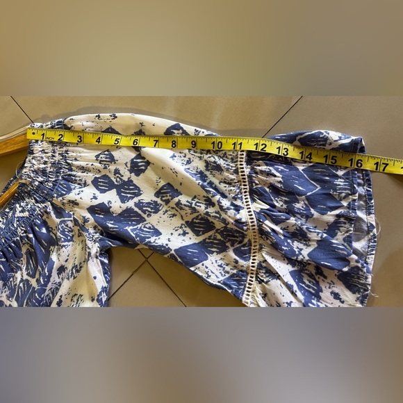 LoveStitch Tropical Print Off‎ the Shoulder Smocked Bell Sleeves Blouse size S - Picture 9 of 16